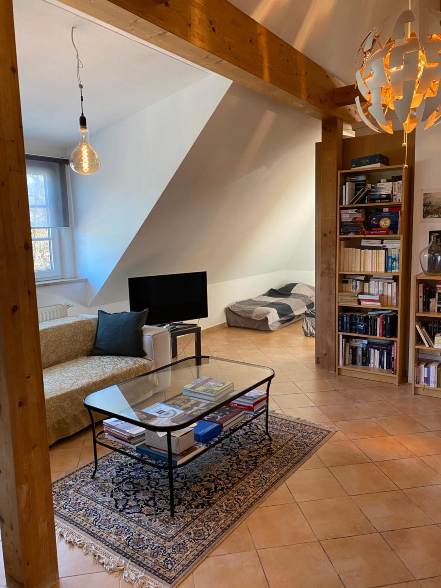 Helle Und Ruhige Dachgeschosswohnung ميونيخ المظهر الخارجي الصورة