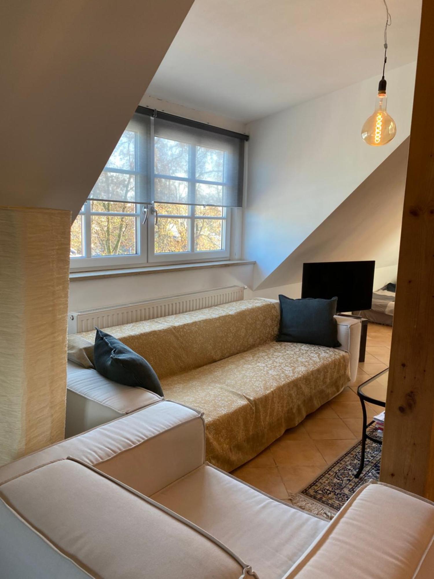 Helle Und Ruhige Dachgeschosswohnung ميونيخ المظهر الخارجي الصورة